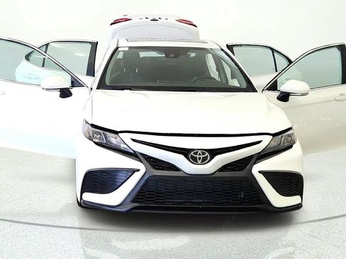 Used 2024 Toyota Camry SE w/ Cold Weather Package FWD image 8