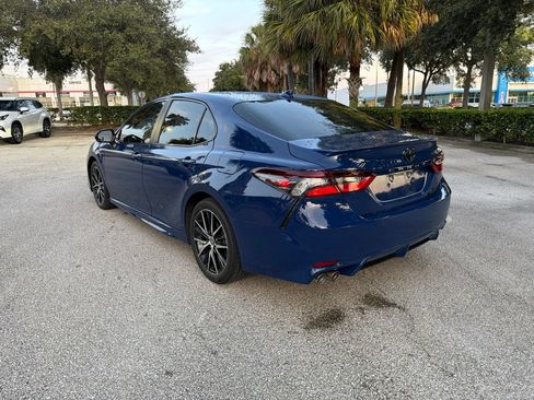 Used 2023 Toyota Camry SE FWD image 3
