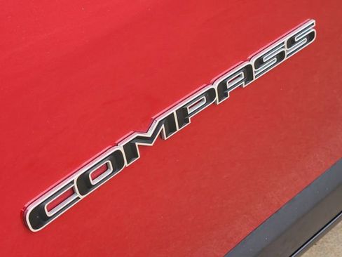 Used 2025 Jeep Compass Limited AWD/4WD image 16