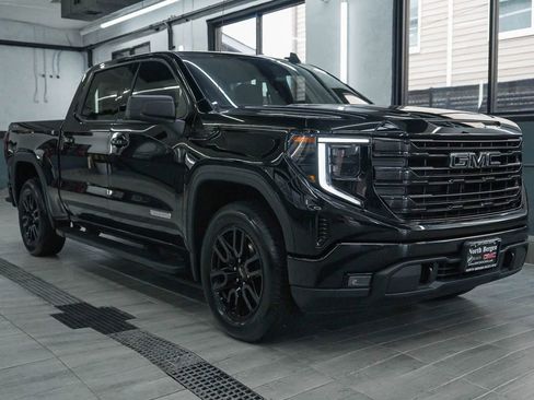 Used 2023 GMC Sierra 1500 Elevation w/ LPO, Elevation Black Package AWD/4WD image 3