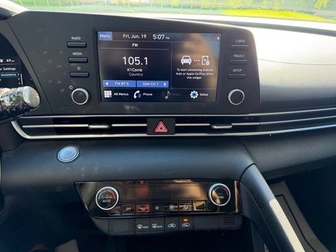 Used 2021 Hyundai Elantra SEL FWD image 21