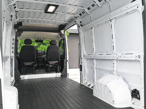 Used 2023 RAM ProMaster 2500 FWD image 7
