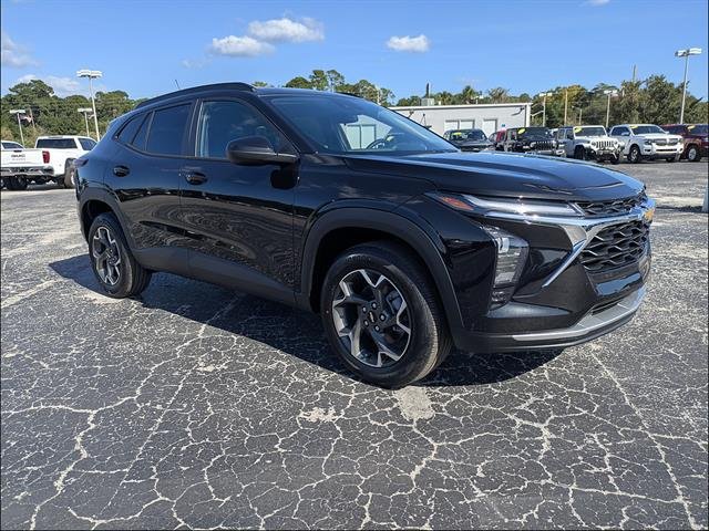 New 2026 Chevrolet Trax LT w/ Driver Confidence Package FWD image 3