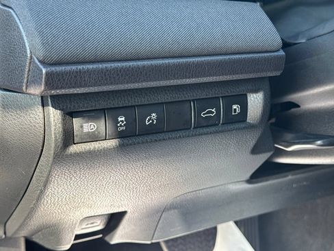 Used 2025 Toyota Camry LE FWD image 40