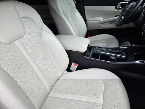 Certified 2023 Kia Sorento S image 19