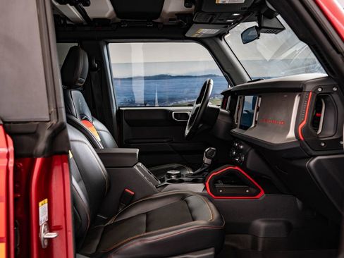 Used 2025 Ford Bronco Big Bend w/ Black Diamond Package AWD/4WD image 24