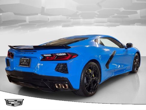 Used 2022 Chevrolet Corvette Stingray Coupe w/ Engine Appearance Package RWD image 2