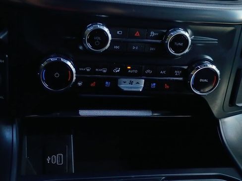 Used 2025 Ford F150 Lariat image 23