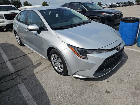 Used 2022 Toyota Corolla LE FWD image 4