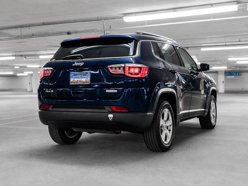 Used 2019 Jeep Compass Latitude w/ Cold Weather Group AWD/4WD image 7