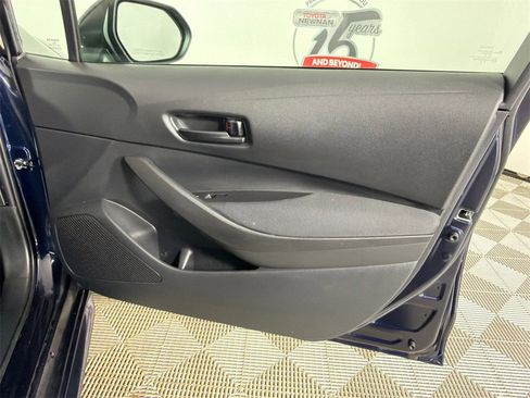 Used 2022 Toyota Corolla LE image 12