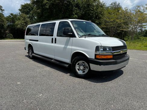 Used 2019 Chevrolet Express 3500 LT w/ LT Preferred Equipment Group RWD image 8