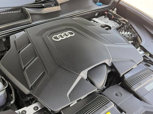 Used 2019 Audi Q8 Premium w/ Convenience Package AWD/4WD image 38