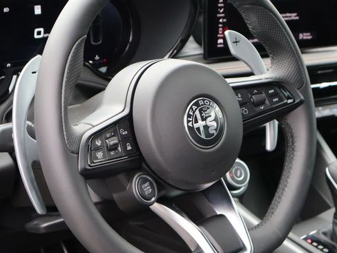 New 2025 Alfa Romeo Tonale w/ Premium Package image 20