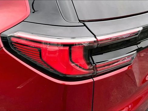 Used 2024 GMC Acadia Elevation FWD image 30