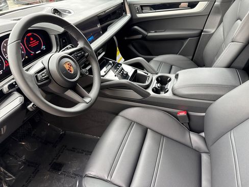 New 2026 Porsche Cayenne Coupe image 4