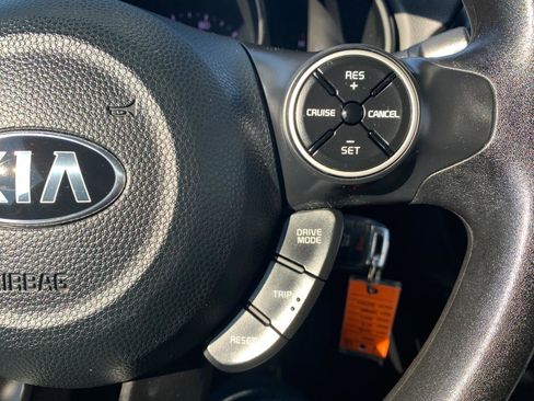 Used 2018 Kia Soul + FWD image 14