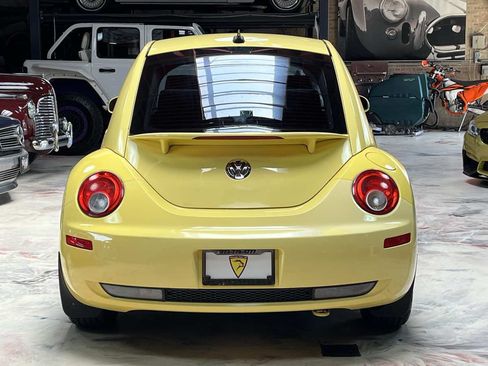 Used 2009 Volkswagen Beetle S FWD image 6