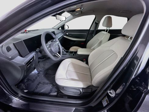 Used 2025 Hyundai Sonata SE FWD image 22