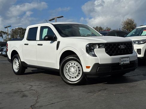 Used 2025 Ford Maverick XL w/ Equipment Group 101A AWD/4WD image 2
