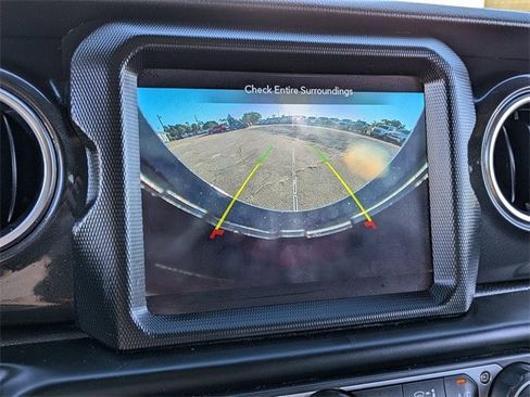 Used 2022 Jeep Wrangler Unlimited Sahara image 18