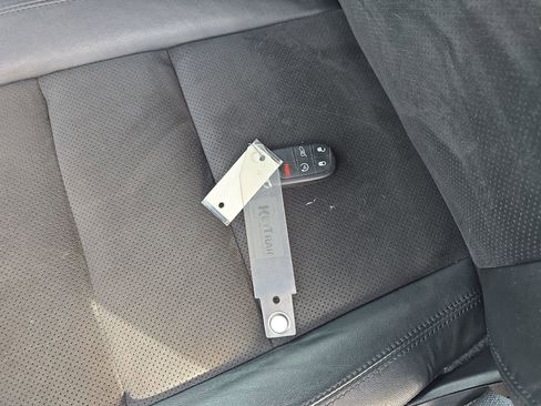 Used 2021 Jeep Grand Cherokee Laredo X image 30