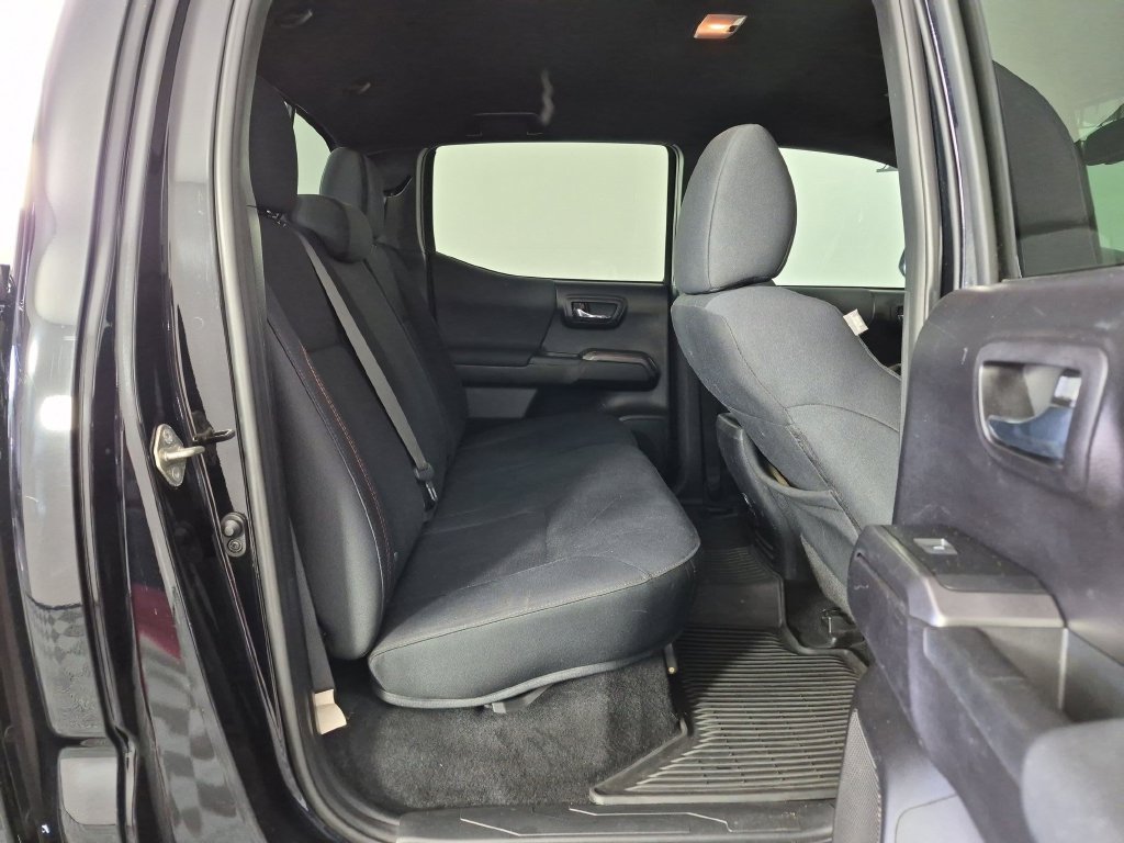 Used 2020 Toyota Tacoma TRD Sport AWD/4WD image 34