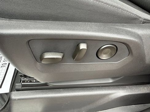 Used 2026 Chevrolet Silverado 1500 LT AWD/4WD image 25
