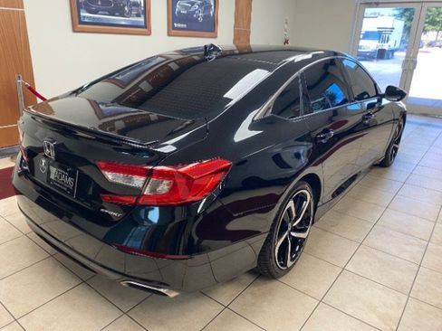 Used 2021 Honda Accord Sport image 5