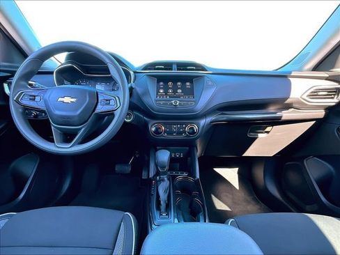 Used 2022 Chevrolet TrailBlazer LT FWD image 21