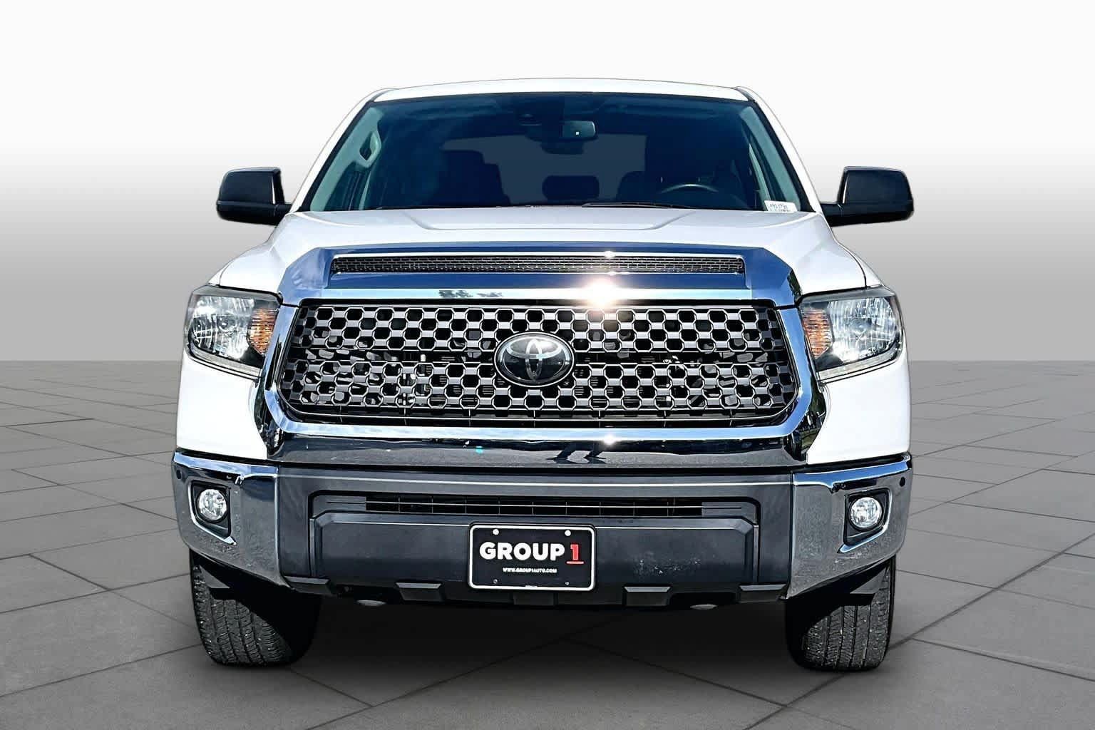 Used 2020 Toyota Tundra SR5 w/ SR5 Convenience Package AWD/4WD image 4