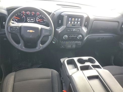 Used 2024 Chevrolet Silverado 2500 Custom w/ Custom Value Package image 12