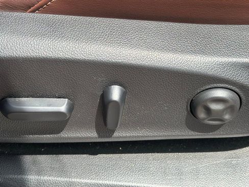 Used 2017 Buick Envision Essence image 10