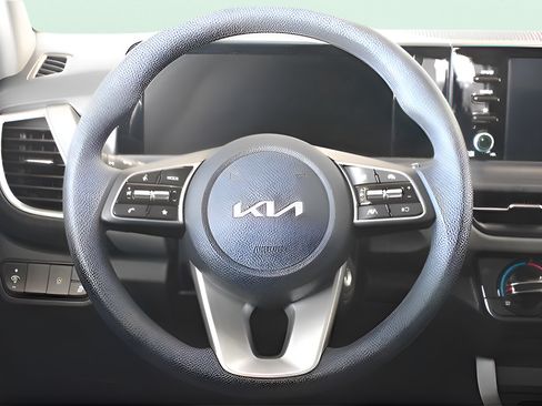 Certified 2026 Kia Seltos LX AWD/4WD image 17