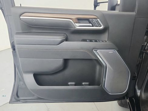 Used 2025 Chevrolet Silverado 2500 High Country w/ High Country Premium Package AWD/4WD image 16
