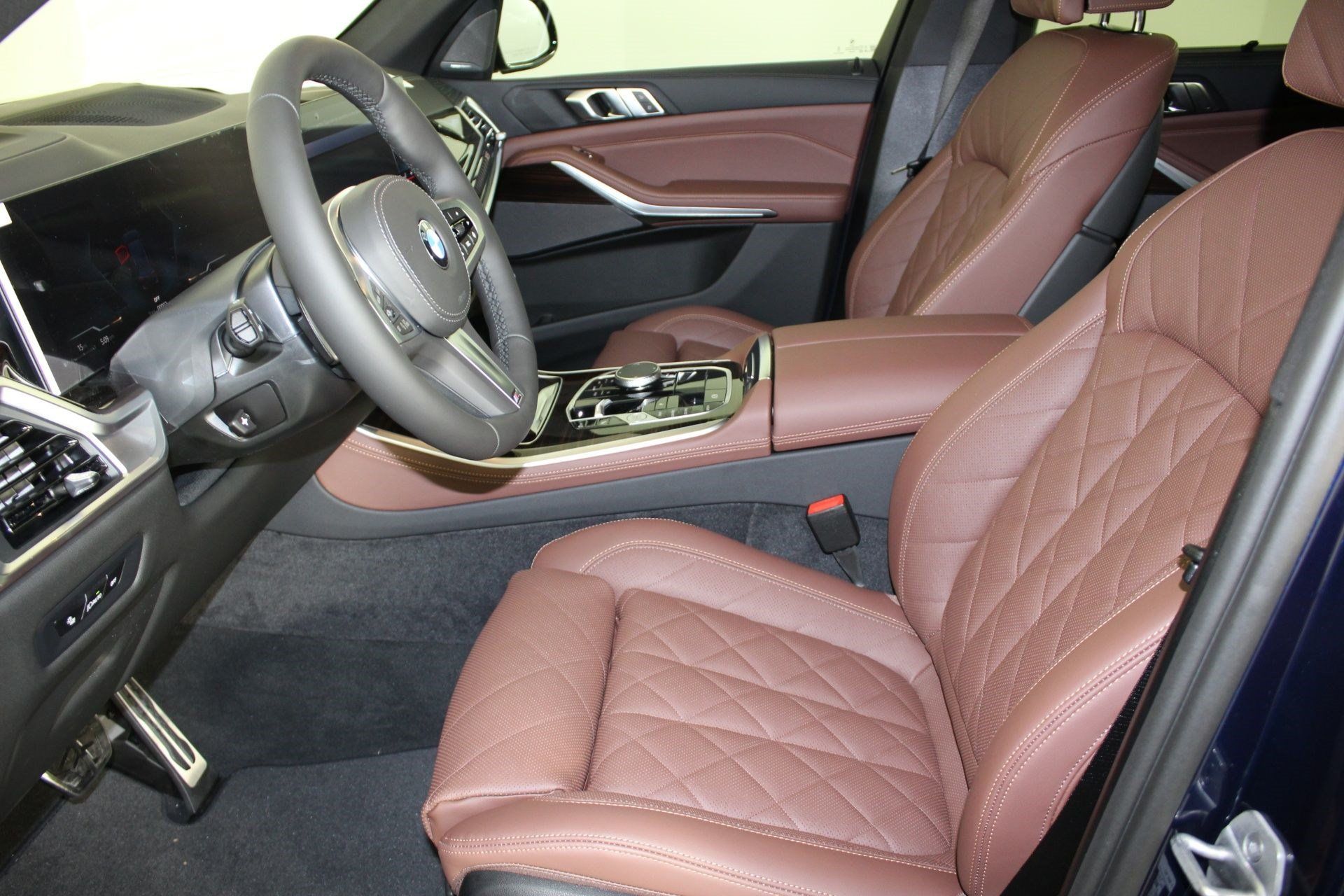 Used 2026 BMW X5 sDrive40i w/ M Sport Package RWD image 5