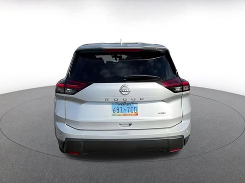 Used 2025 Nissan Rogue SV image 12