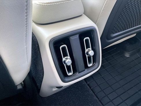 Used 2020 Volvo XC40 T5 Inscription image 10