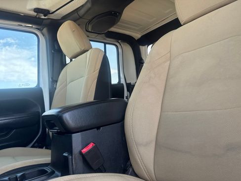 Used 2020 Jeep Gladiator Sport w/ Quick Order Package 24S AWD/4WD image 37