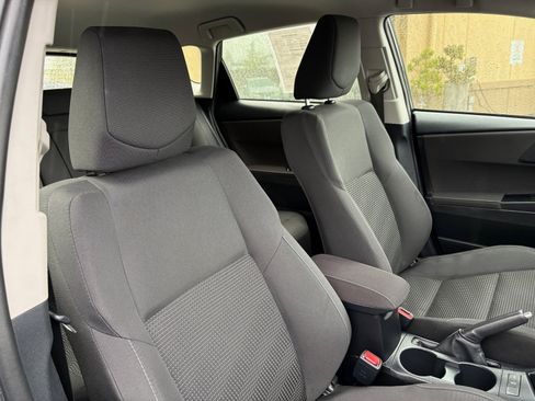 Used 2018 Toyota Corolla iM image 27