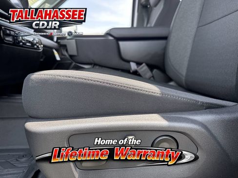 Used 2025 GMC Sierra 2500 SLE AWD/4WD image 15