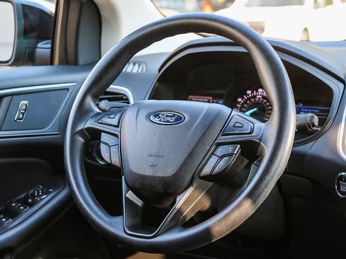 Used 2023 Ford Edge SE w/ Black Appearance Package AWD/4WD image 17