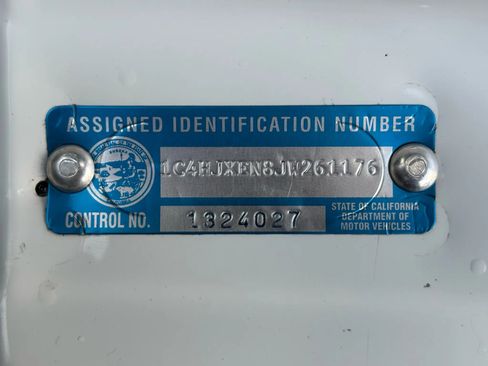 Used 2018 Jeep Wrangler Unlimited Sahara w/ Dual Top Group image 38