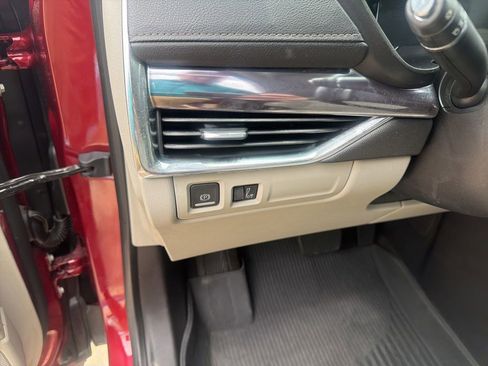 Used 2019 Cadillac XT4 Luxury FWD image 29