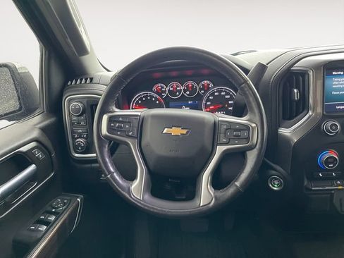 Used 2021 Chevrolet Silverado 1500 LT AWD/4WD image 12