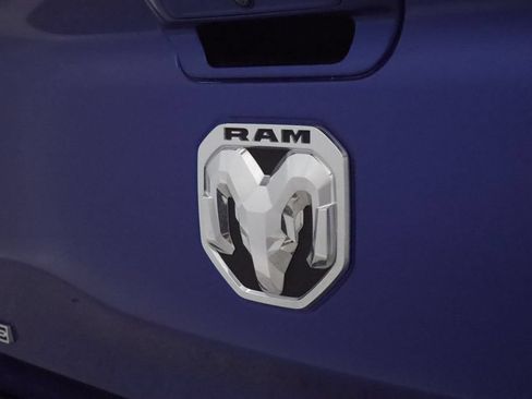 Used 2019 RAM 1500 Laramie w/ Sport Appearance Package AWD/4WD image 13