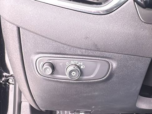 Used 2024 Chevrolet Equinox LT image 34