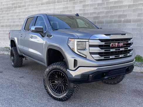 Used 2023 GMC Sierra 1500 SLE image 2