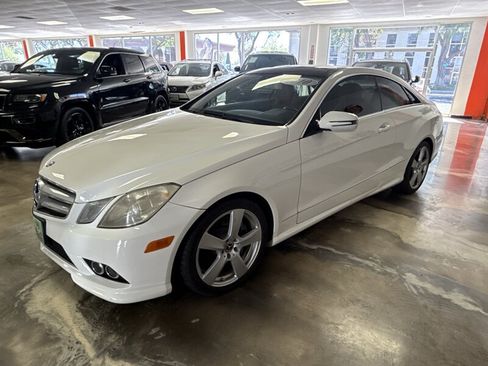 Used 2010 Mercedes-Benz E 550 Coupe image 3