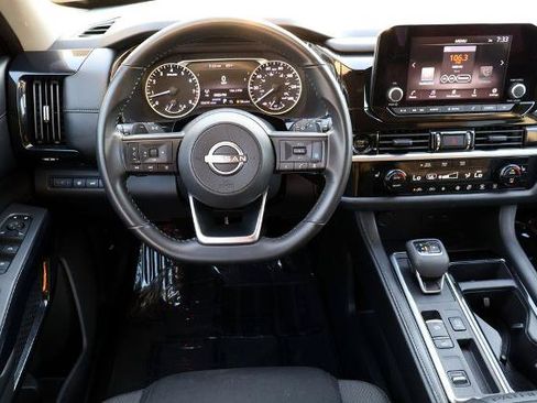 Certified 2025 Nissan Pathfinder SV FWD image 15